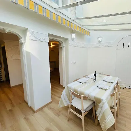 Hyper Centre - Halles - Terrasse * Биарриц