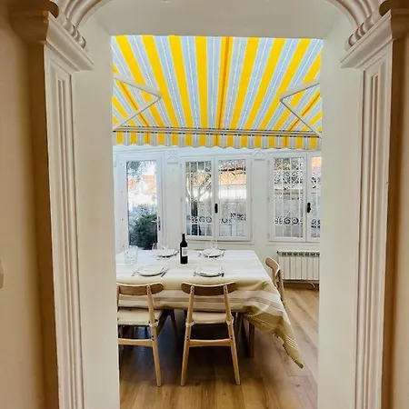 Hyper Centre - Halles - Terrasse Биарриц